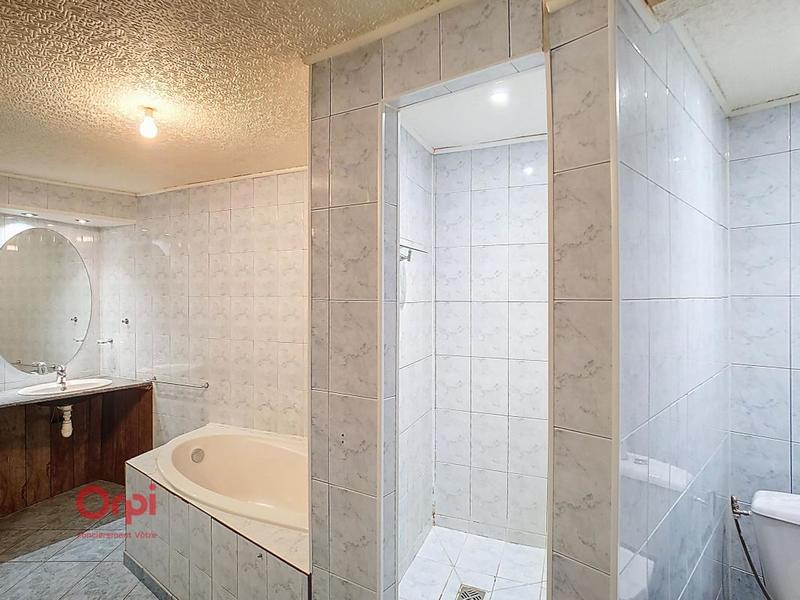 Maison - 180 m² - 5 pièces