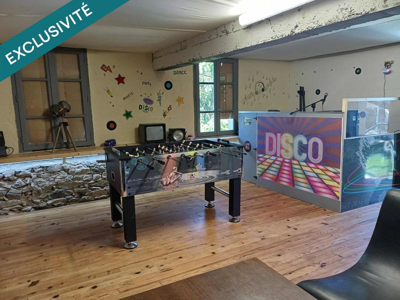 Maison - 278 m² - 10 pièces