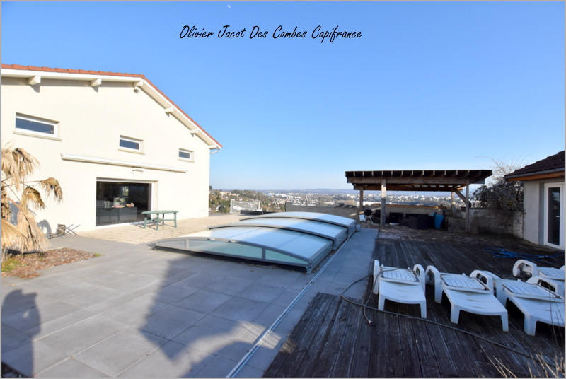 Maison - 281 m² - 7 pièces