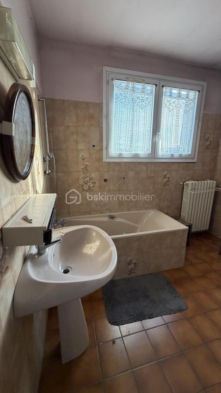 Maison - 95 m² - 5 pièces