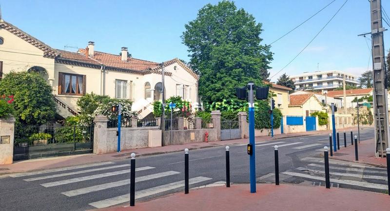 Local commercial - 43 m² - 2 pièces