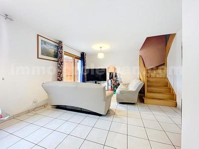Maison jumelée - 90 m² - 5 pièces
