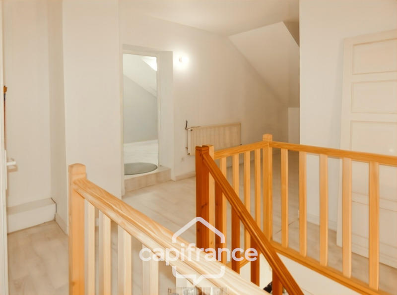 Maison - 184 m² - 8 pièces