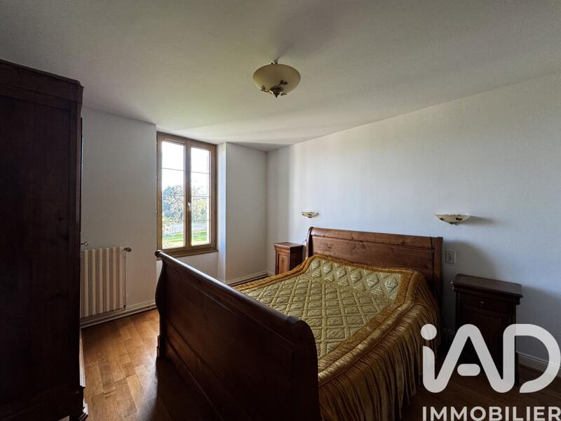 Maison - 306 m² - 9 pièces