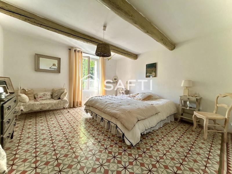 Maison - 400 m² - 8 pièces