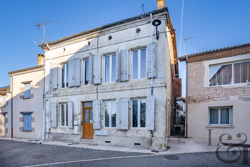 Maison - 304 m² - 16 pièces