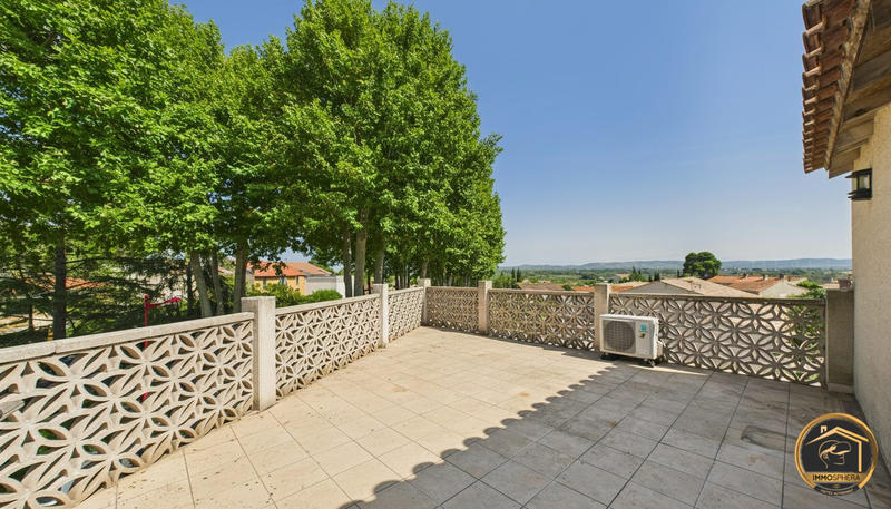 Maison traditionnelle - 160 m² - 6 pièces