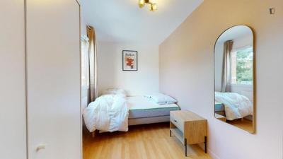 Chambre - 9 m² - 6 pièces