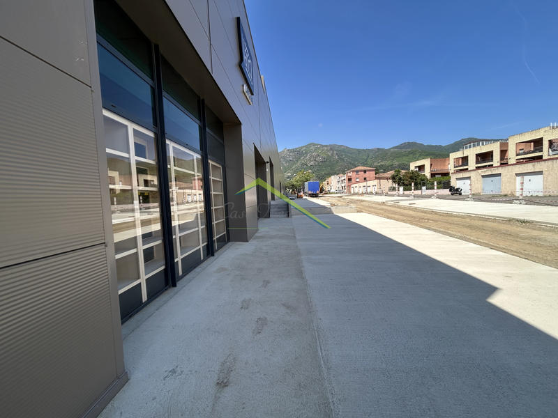 Local commercial - 275 m²