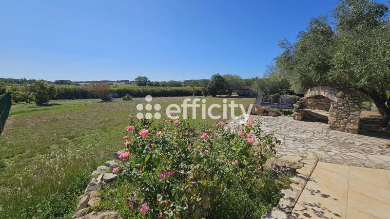 Pavillon - 211 m² - 8 pièces