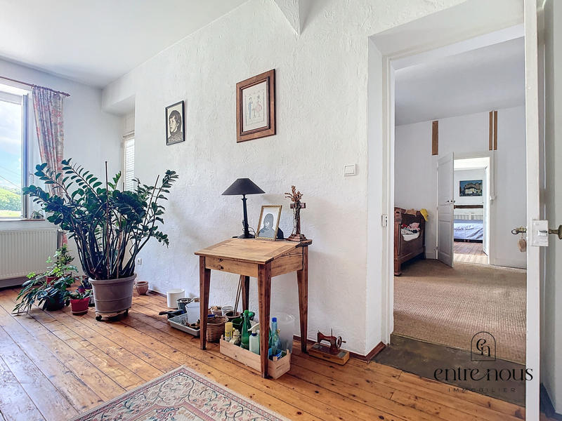 Maison - 254 m² - 9 pièces