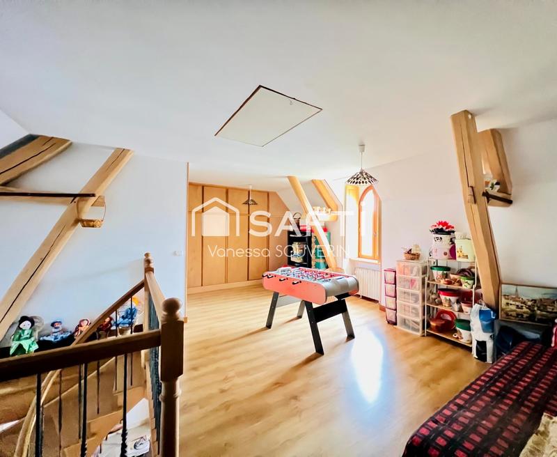 Maison - 202 m² - 7 pièces