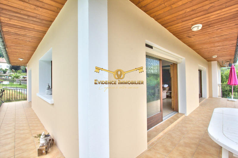 Maison - 215 m² - 7 pièces