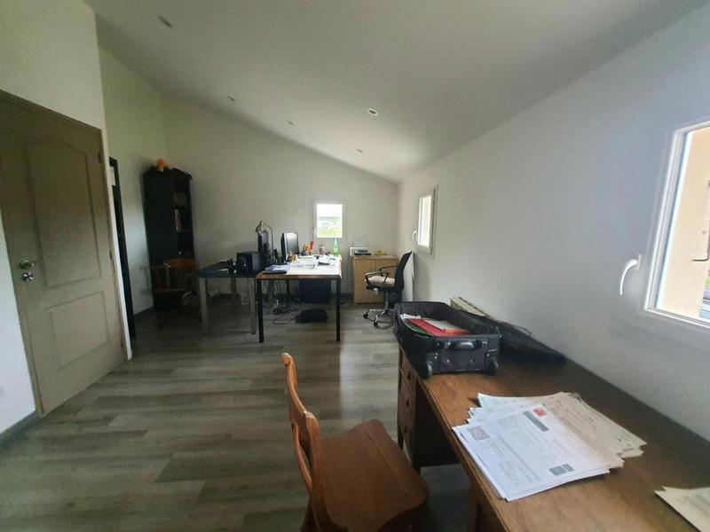 Maison - 240 m² - 7 pièces