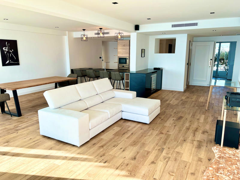 Appartement - 180 m² - 6 pièces