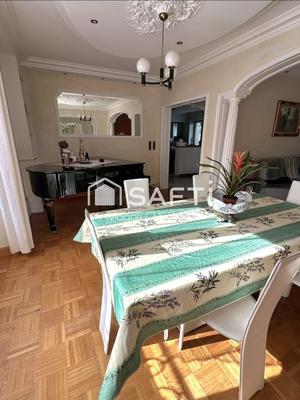 Maison - 195 m² - 9 pièces