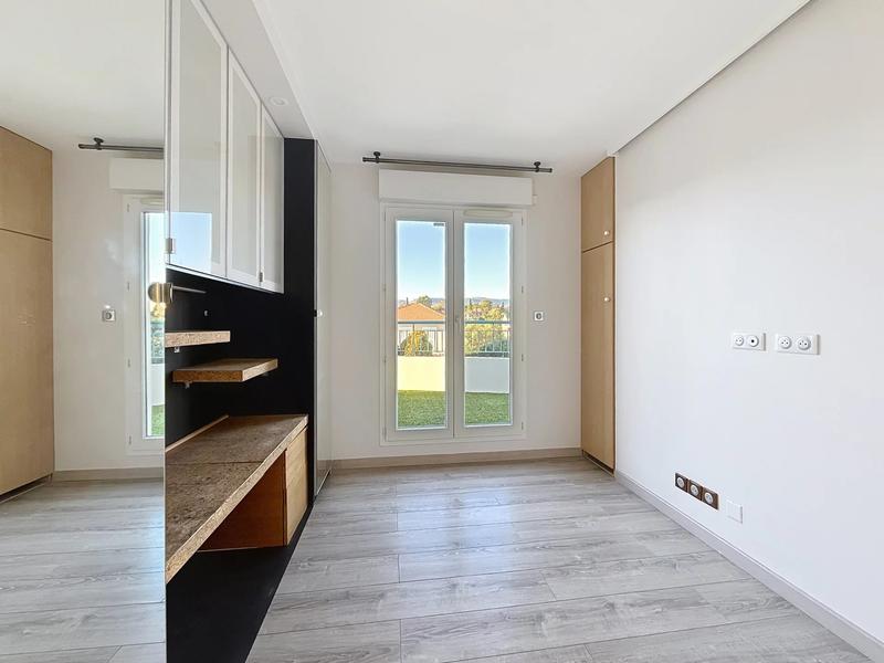 Appartement - 79 m² - 3 pièces