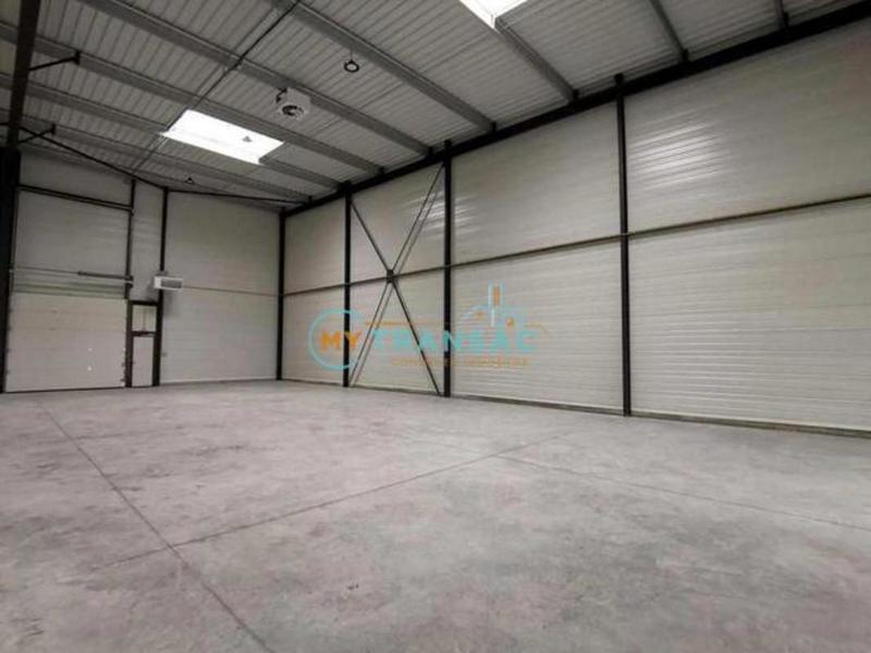 Local d'activité / Entrepôt - 839 m²