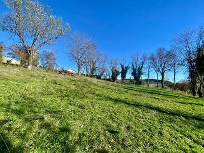 Terrain constructible - 1 325 m²