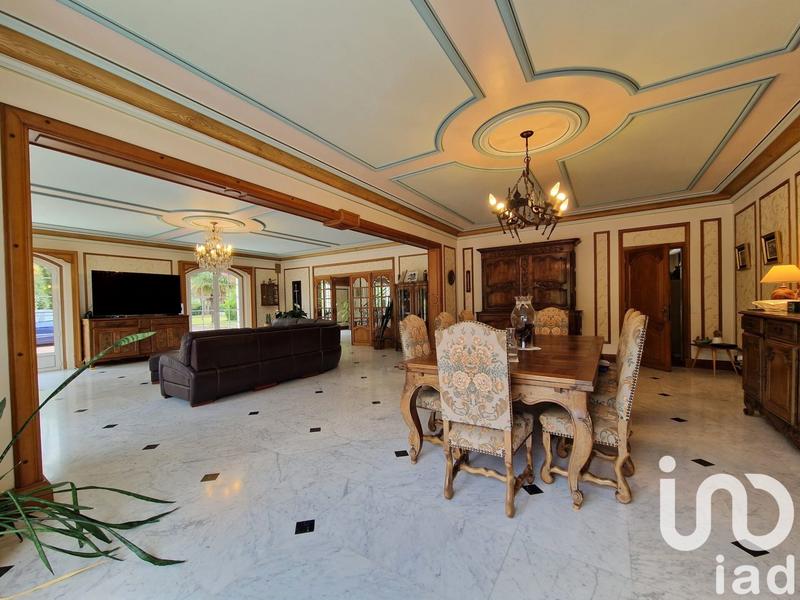Maison - 349 m² - 6 pièces