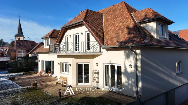 Villa - 366 m² - 8 pièces