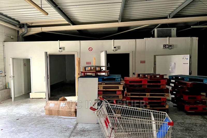 Local commercial - 1 060 m²