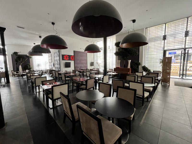 Local commercial - 487 m² - 2 pièces