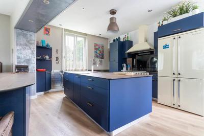 Maison - 280 m² - 10 pièces