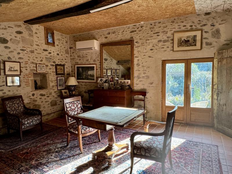 Maison - 243 m² - 8 pièces