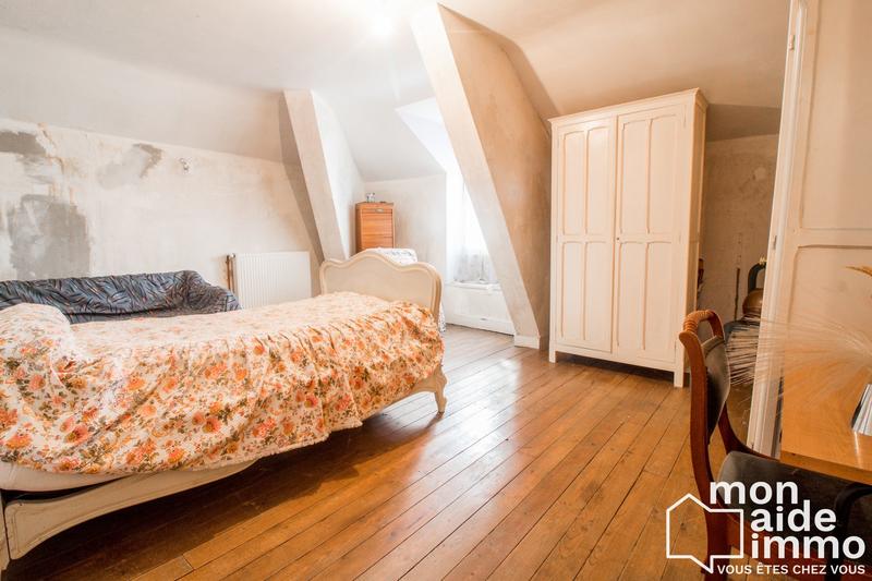 Maison - 230 m² - 10 pièces