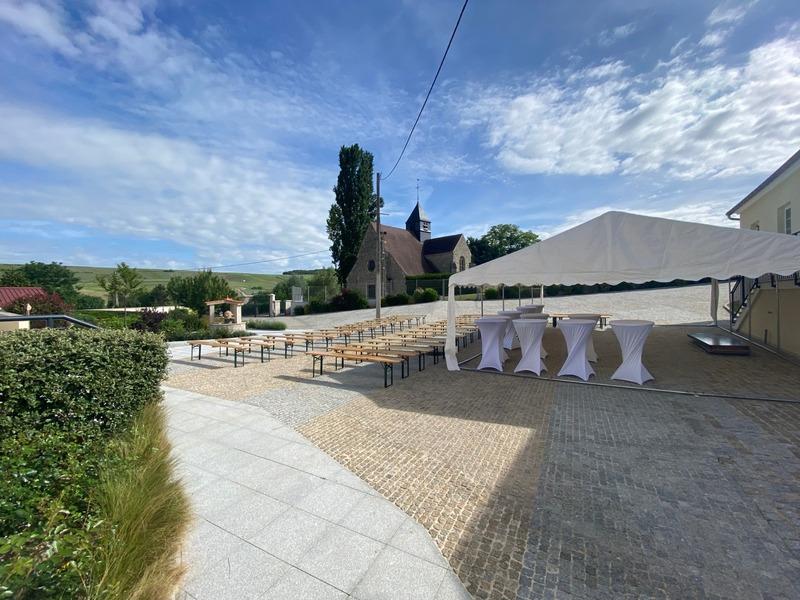 Propriété - 1 298 m² - 45 pièces