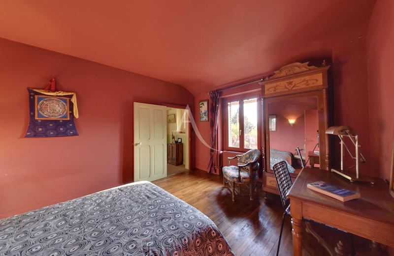 Maison - 207 m² - 6 pièces