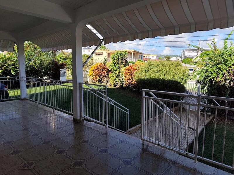 Maison - 186 m² - 8 pièces