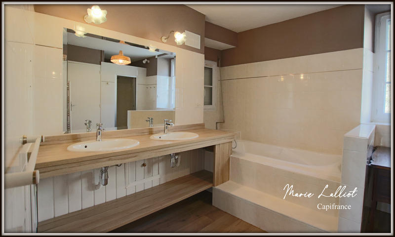 Maison - 204 m² - 8 pièces