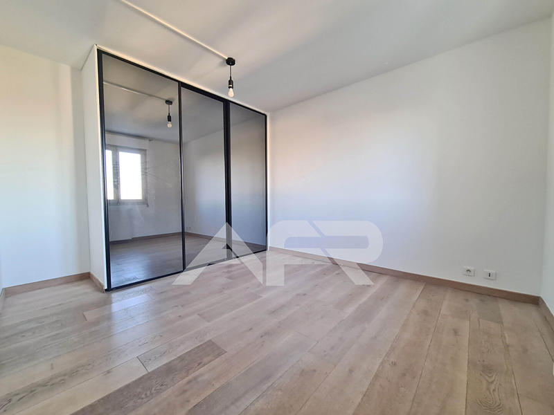 Appartement - 93 m² - 4 pièces