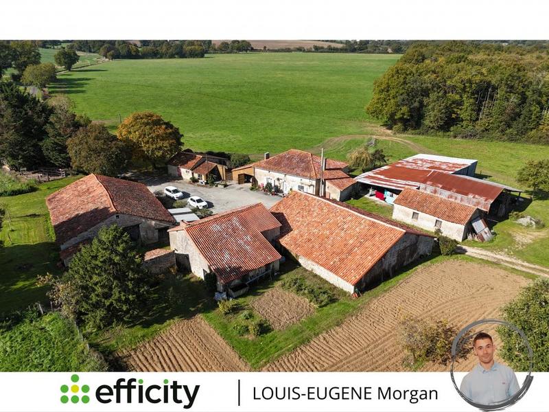 Corps de ferme - 1 376 m² - 5 pièces