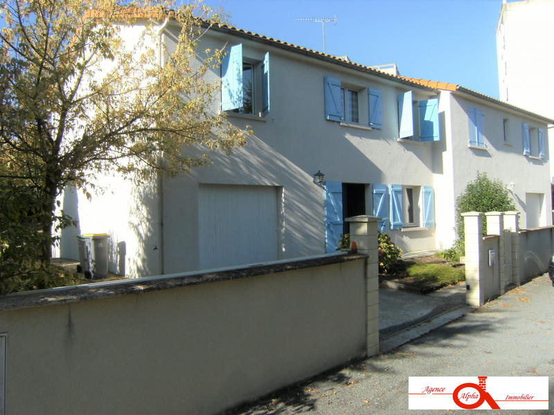 Maison - 180 m² - 7 pièces