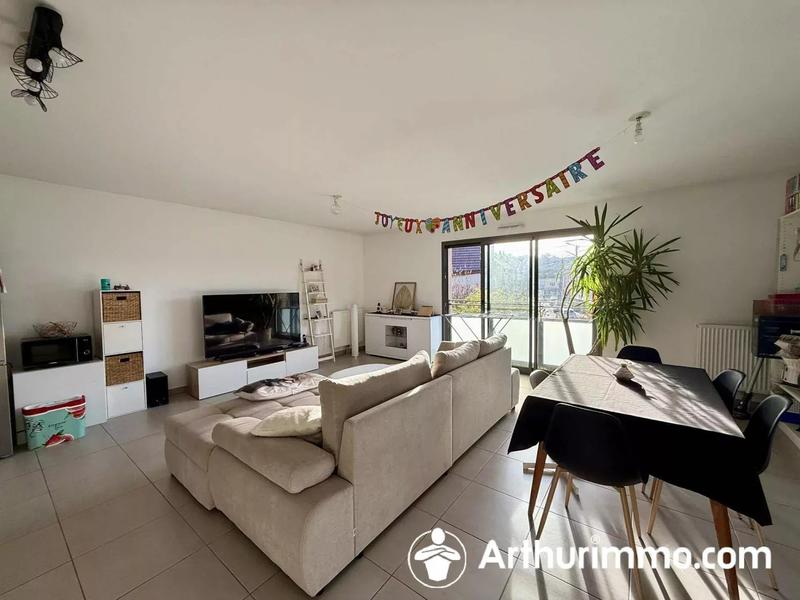 Appartement - 83 m² - 4 pièces