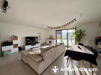 Appartement - 83 m² - 4 pièces