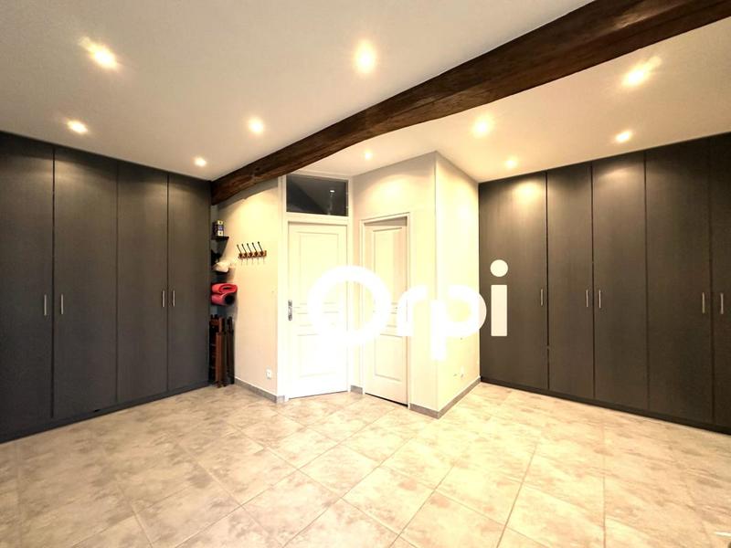 Maison - 222 m² - 6 pièces