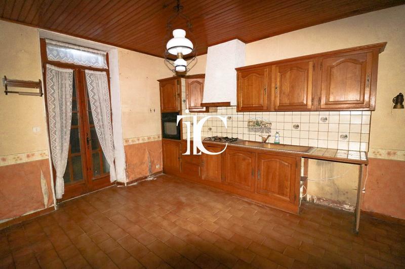 Maison - 180 m² - 7 pièces