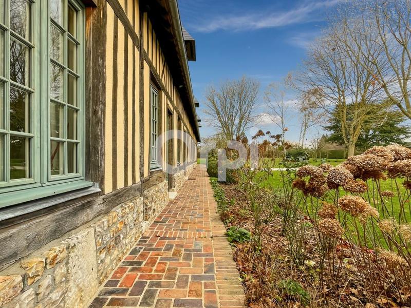 Propriété - 236 m² - 6 pièces