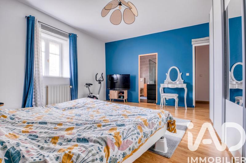 Maison - 291 m² - 9 pièces