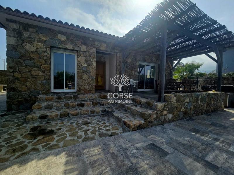 Villa - 95 m² - 4 pièces