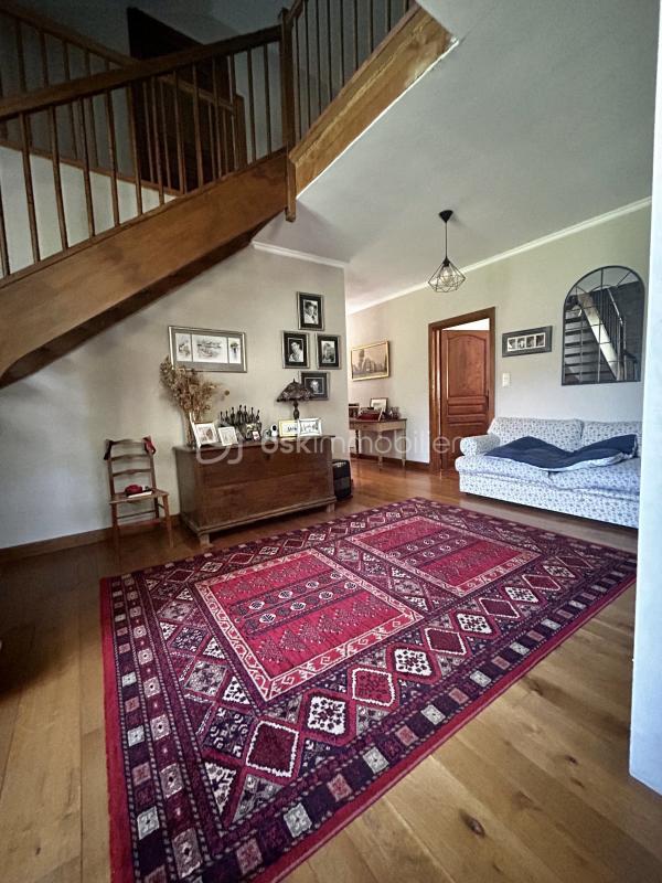 Demeure - 175 m² - 6 pièces