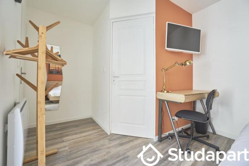 Chambre - 13 m² - 1 pièce