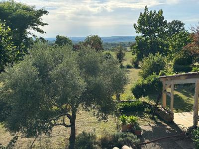 Maison - 220 m² - 6 pièces