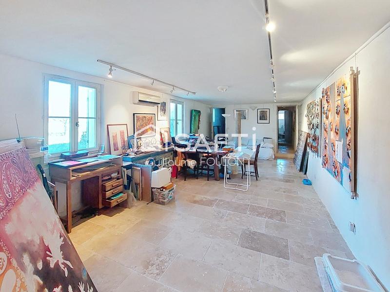 Maison - 240 m² - 10 pièces