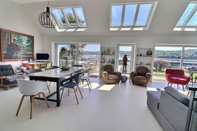 Maison - 280 m² - 9 pièces