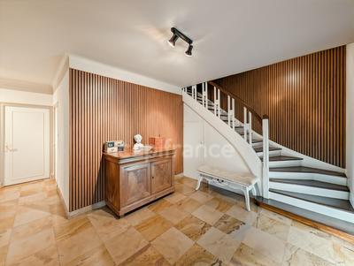 Maison - 189 m² - 7 pièces